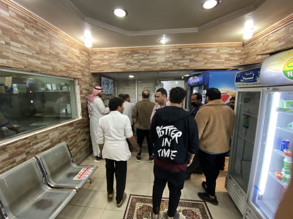 مطاعم ومطابخ مكتوم باخلعة