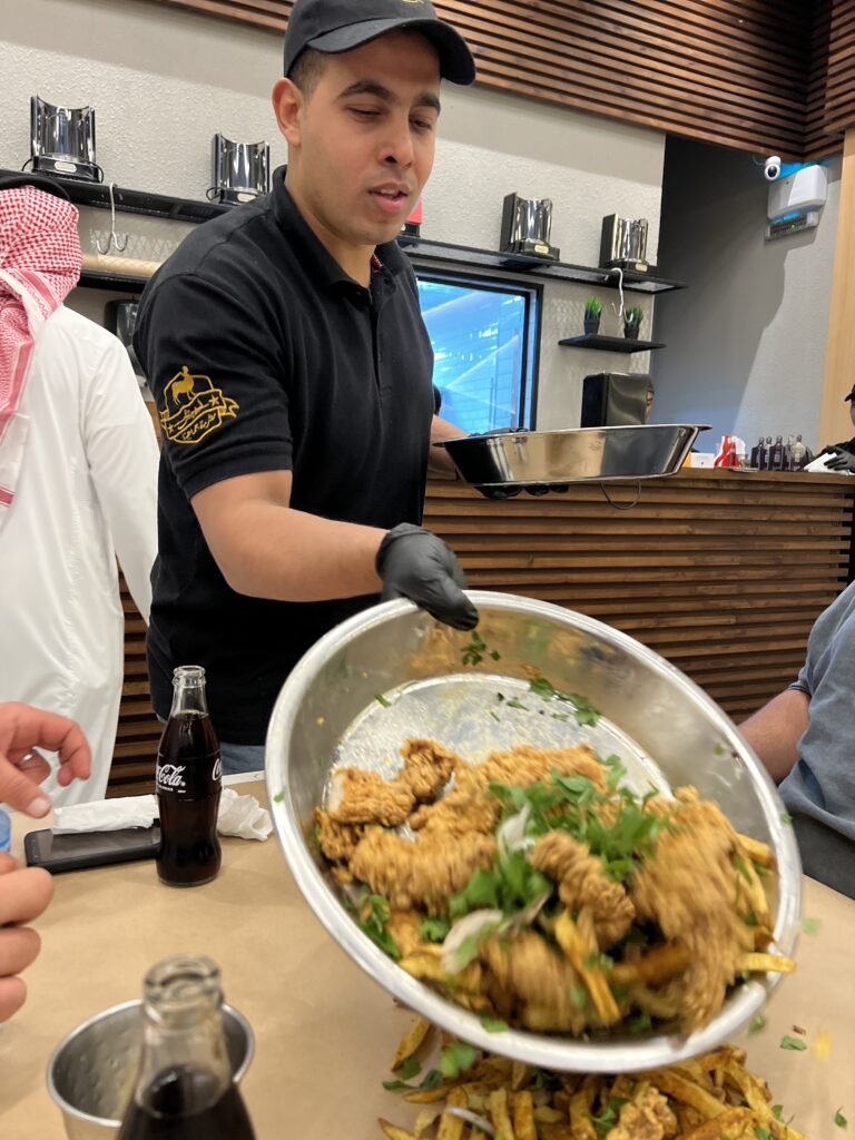 صور من مطعم لبش الرياض