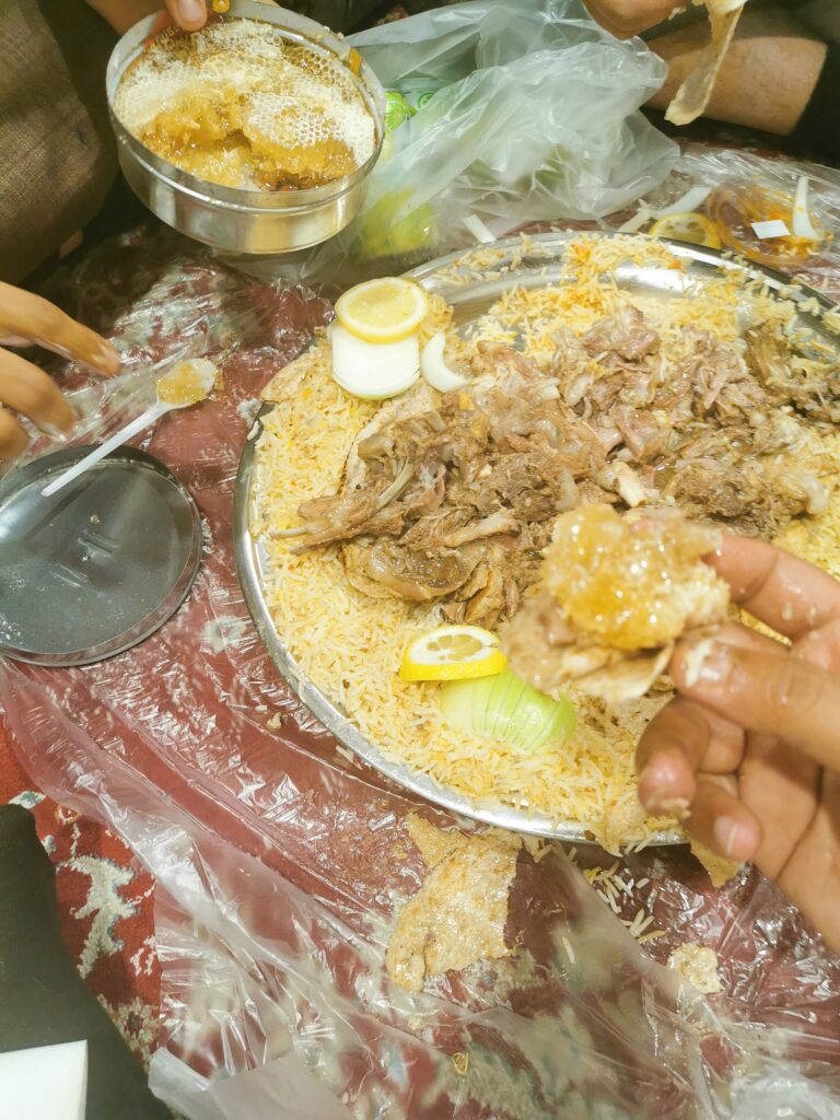 مطاعم ومطابخ مكتوم باخلعة